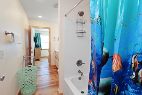 Townhome, Multiple Beds (Holiday House B) | Bathroom