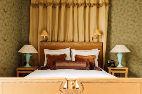 Standard Room | Premium bedding, minibar, in-room safe, blackout drapes