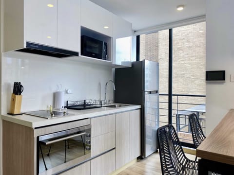 Apartment (306) | Private kitchen | Oven, electric kettle, toaster