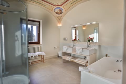 Royal Suite | Bathroom | Hair dryer, bathrobes, slippers, bidet