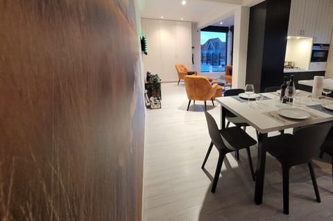 Comfort Apartment | Private kitchen | Mini-fridge, coffee/tea maker, electric kettle, toaster