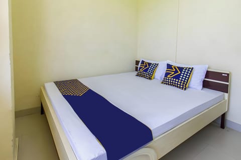 Standard Double Room | Desk, free WiFi, bed sheets