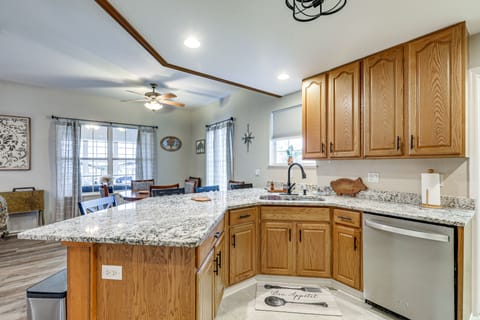 House (3 Bedrooms) | Private kitchen | Dishwasher, cookware/dishes/utensils, paper towels