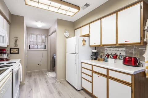 Condo, Multiple Beds, Pool Access | Private kitchen | Fridge, microwave, oven, stovetop