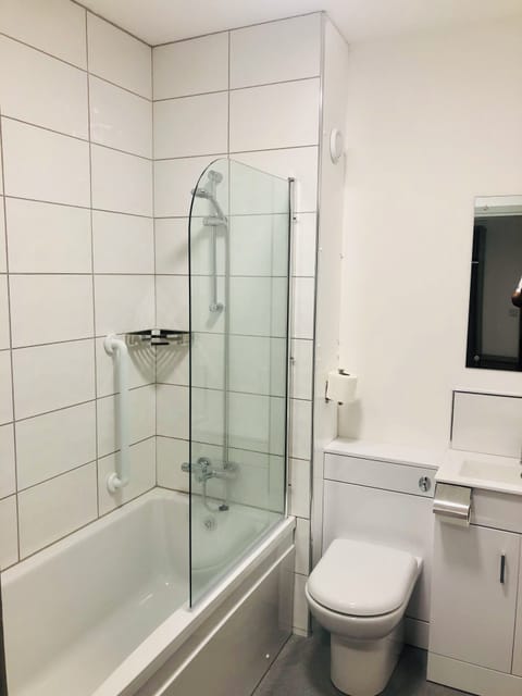 Standard Twin Room | Bathroom | Towels