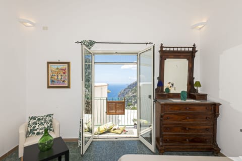 Deluxe Room, Sea View | Individually decorated, individually furnished, free WiFi, bed sheets