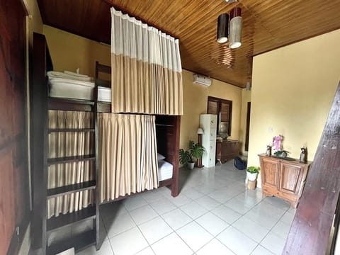 Shared Dormitory, Mixed Dorm | Free WiFi