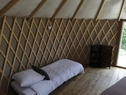 Individually decorated, individually furnished, bed sheets