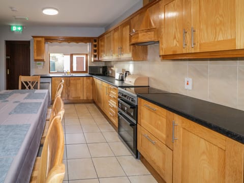 Fridge, dishwasher, electric kettle, toaster