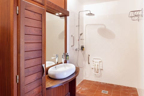 Deluxe Triple Room, Multiple Beds, Accessible, Terrace | Bathroom | Shower, rainfall showerhead, hair dryer, bathrobes