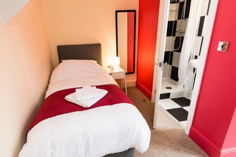 Standard Single Room | Desk, iron/ironing board, free WiFi, bed sheets