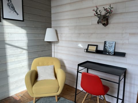 Superior Suite | Living area