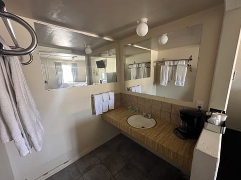 Standard Room, 2 Double Beds | Bathroom | Towels