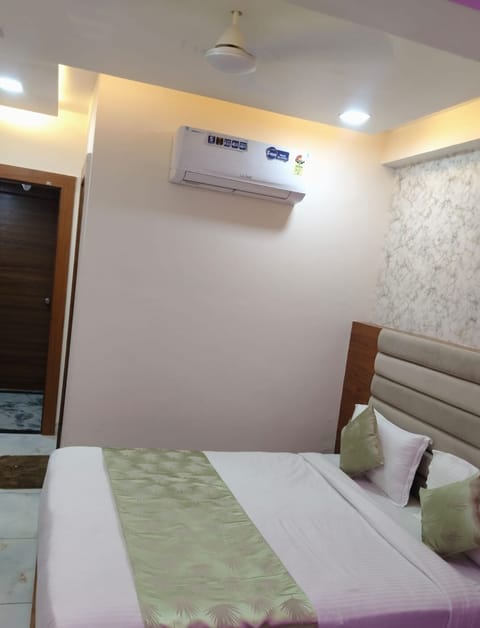 Deluxe Double Room | Desk, free WiFi