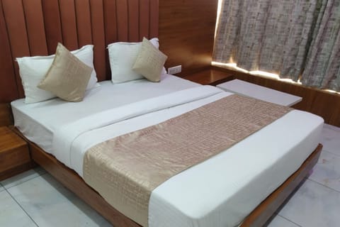 Deluxe Double Room | Desk, free WiFi