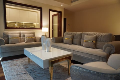 Comfort Apartment | Living room | Flat-screen TV