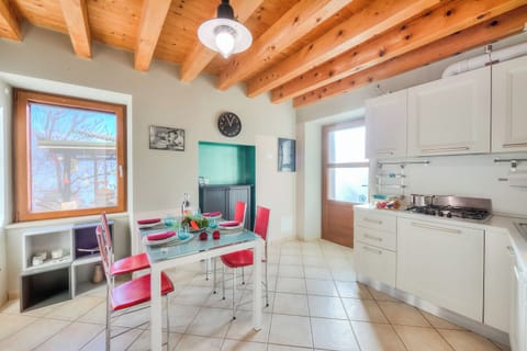 Family House, 3 Bedrooms, 2 Bathrooms, Mountainside (Faby House On Hilly Area & Lake View) | Private kitchen | Fridge, microwave, oven, stovetop