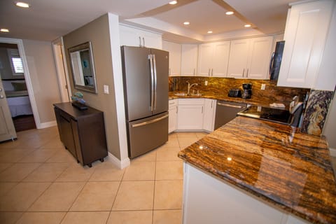 Panoramic Condo, 1 Bedroom, Kitchen, Ocean View | Private kitchen | Full-size fridge, microwave, oven, stovetop