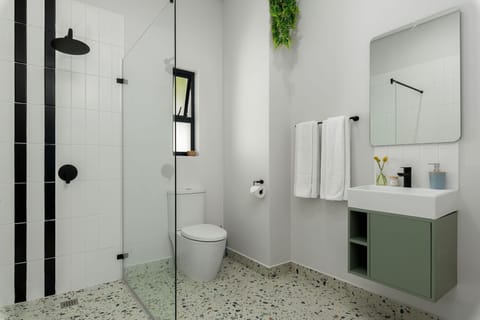 Superior Double Room | Bathroom