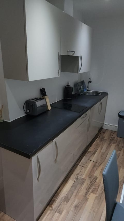 Studio | Private kitchen | Fridge, stovetop, electric kettle, toaster