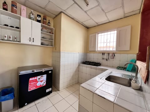 Comfort House | Private kitchen | Fridge, rice cooker