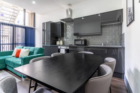 Apartment | Living area | Flat-screen TV