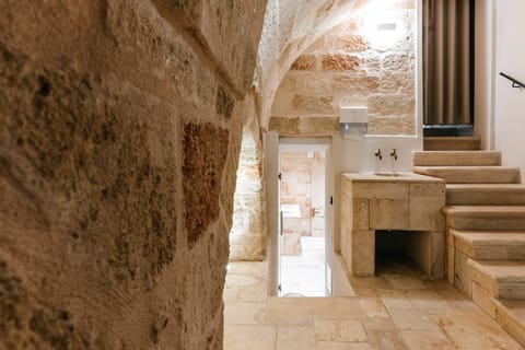 Indoor spa tub