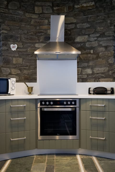 Villa Rosette | Private kitchen | Fridge, microwave, oven, dishwasher