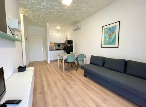 Apartment, 1 Bedroom, Balcony, Pool View | Living room