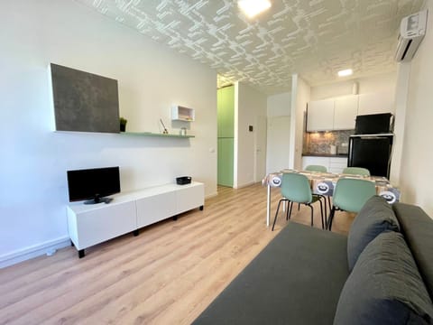 Apartment, 1 Bedroom, Balcony, Pool View | Living room