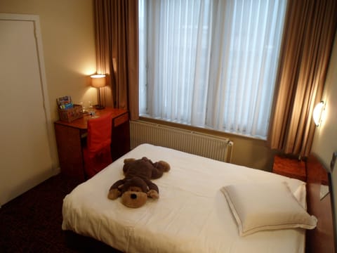 Select Comfort beds, individually furnished, desk, blackout drapes