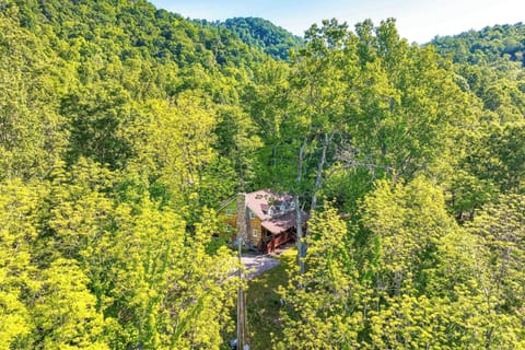 House (6 Bedrooms) | Interior