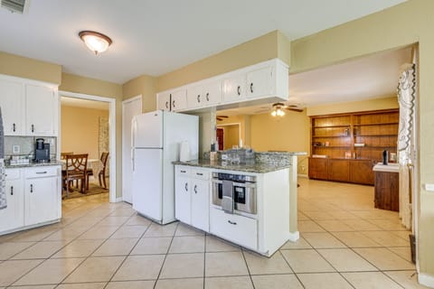 House (3 Bedrooms) | Private kitchen | Microwave, oven, stovetop, dishwasher