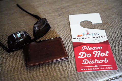 Premium bedding, in-room safe, iron/ironing board, WiFi