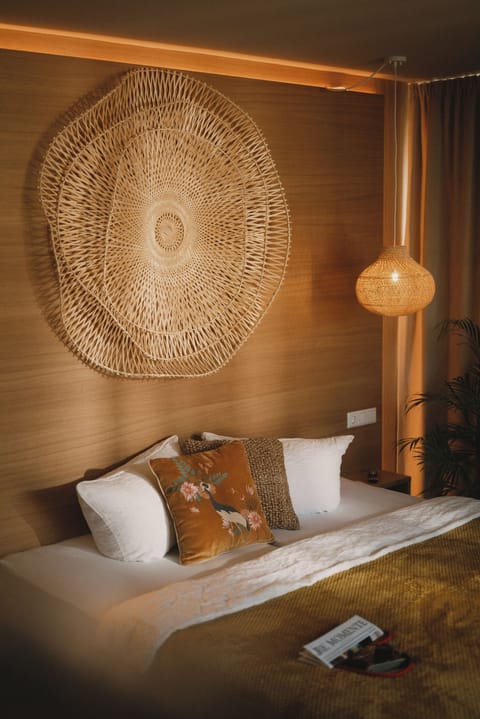 Superior Triple Room | Desk, free WiFi, bed sheets