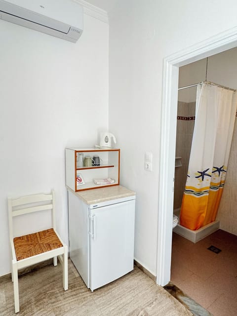 Economy Double Room, 1 Double Bed, Private Bathroom | Mini-refrigerator