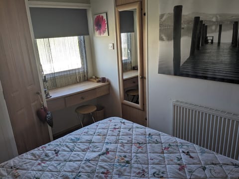 Cabin | 2 bedrooms, iron/ironing board, free WiFi, bed sheets