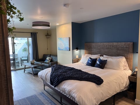 Superior Room, 1 King Bed with Sofa bed, Ocean View | Premium bedding, down comforters, memory foam beds