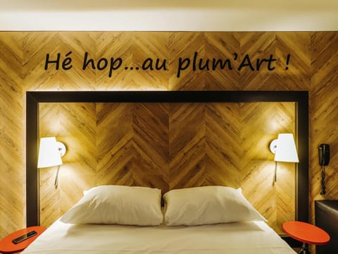 In-room safe, desk, soundproofing, iron/ironing board