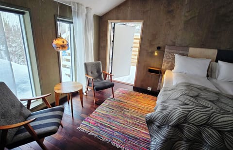 Superior Double Room, 1 Queen Bed, Non Smoking, Mountain View | Down comforters, pillowtop beds, individually decorated