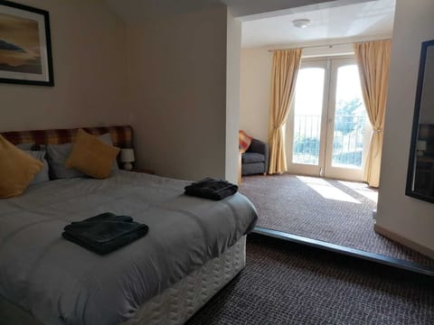 Standard Double Room, Valley View | Desk, free WiFi, bed sheets
