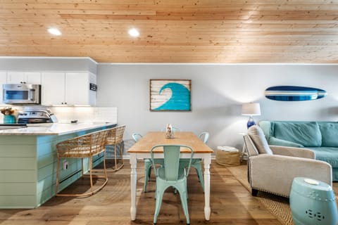 Condo, 1 King Bed with Sofa bed (Jubilee Landing 206) | Interior