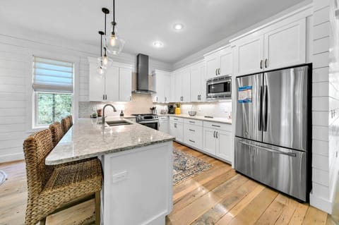 House, Multiple Beds (The Best of Both Worlds at Seagrove S) | Private kitchen | Oven, toaster