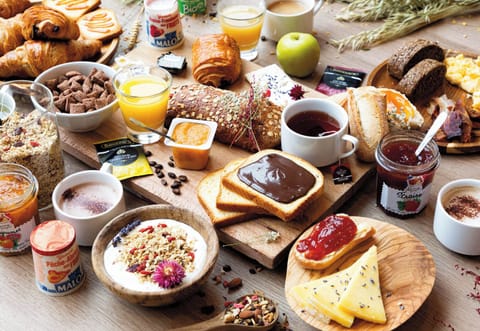 Daily buffet breakfast (EUR 11.50 per person)