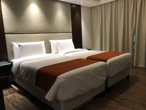 Classic Double or Twin Room | Pillowtop beds, minibar, in-room safe, desk