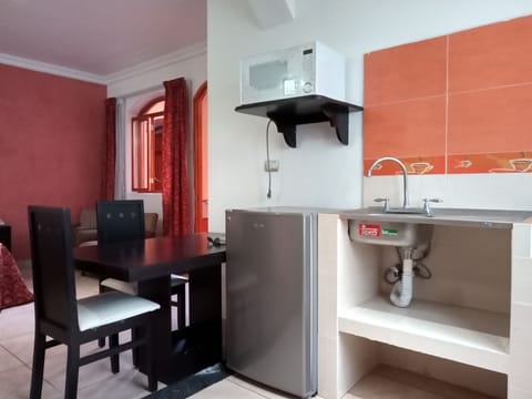 Classic Room | Private kitchen | Mini-fridge, microwave, cookware/dishes/utensils