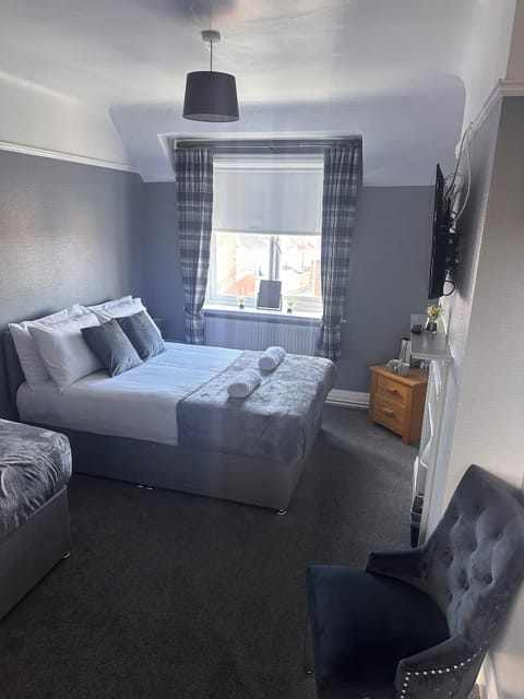 Twin Room, Shared Bathroom | Free WiFi, bed sheets