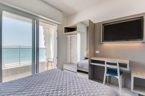 Superior Room, Sea Facing | In-room safe, soundproofing, free WiFi