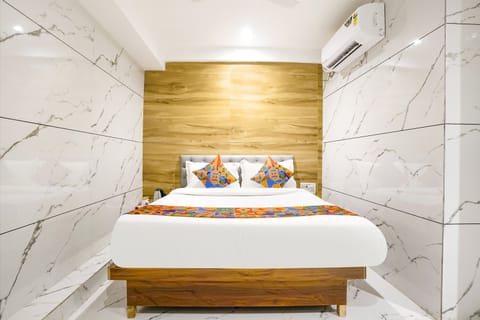 Deluxe Room | Egyptian cotton sheets, premium bedding, in-room safe, free WiFi