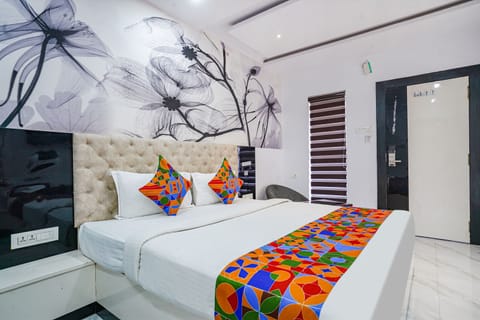 Deluxe Room | Egyptian cotton sheets, premium bedding, in-room safe, free WiFi